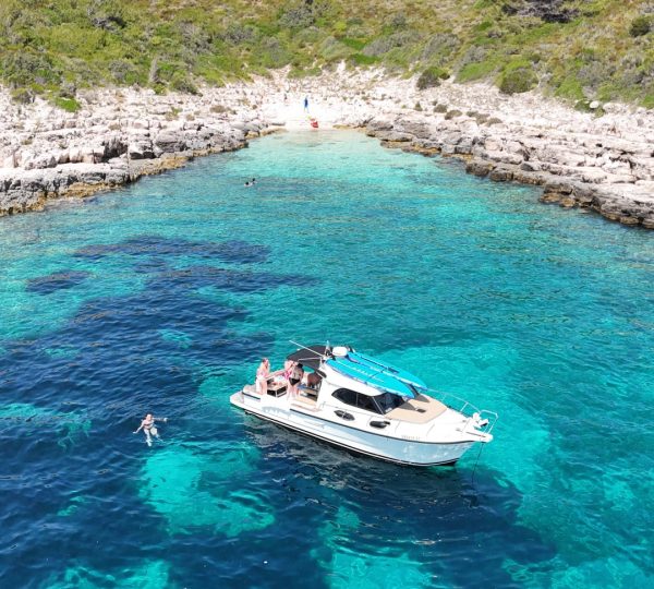 blue lagoon Split boat tour